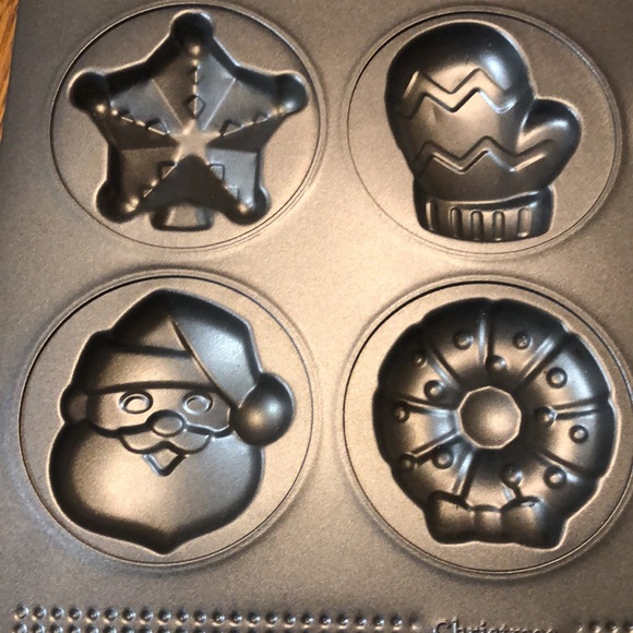 Sweet Creations Christmas Cookies Pan - Picture 3 of 8